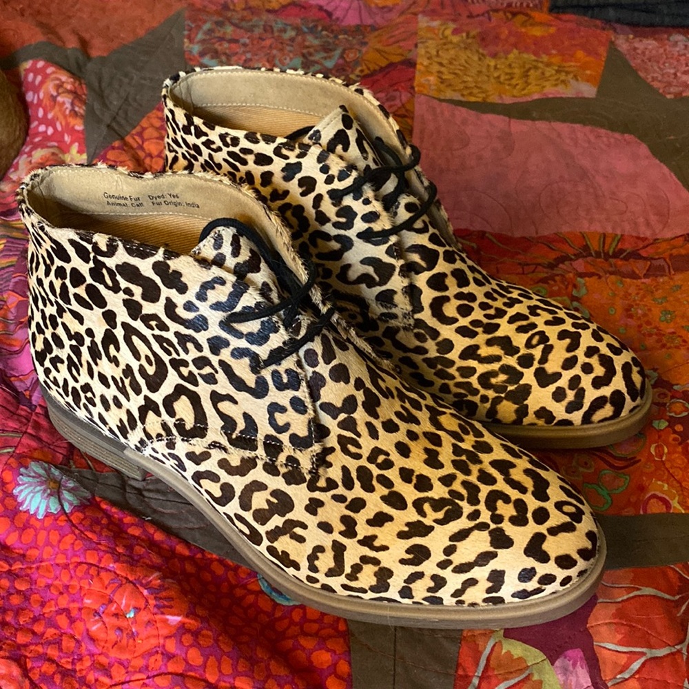 Size 10 hush puppies chukka boot pony hair leopard print